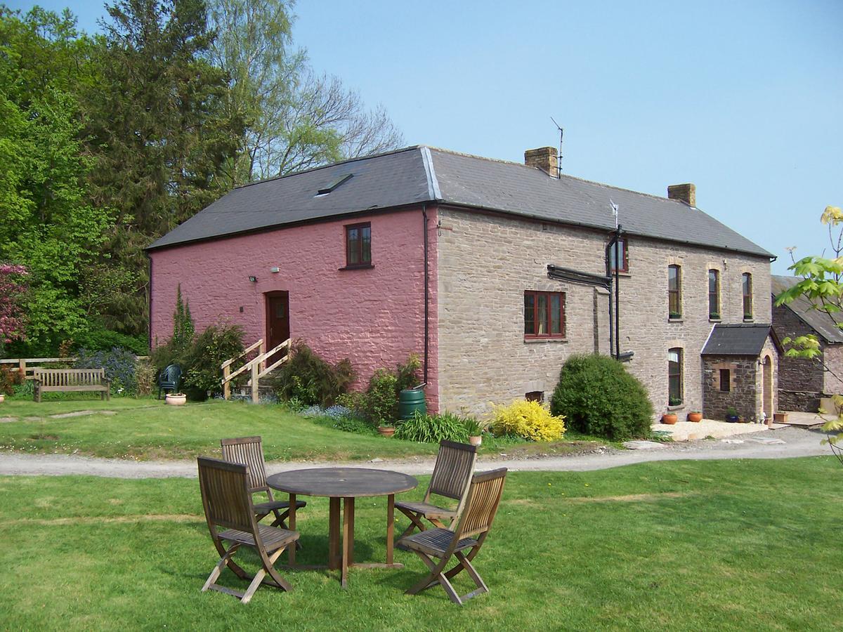 Brynderwen Bed & Breakfast Llangorse Dış mekan fotoğraf