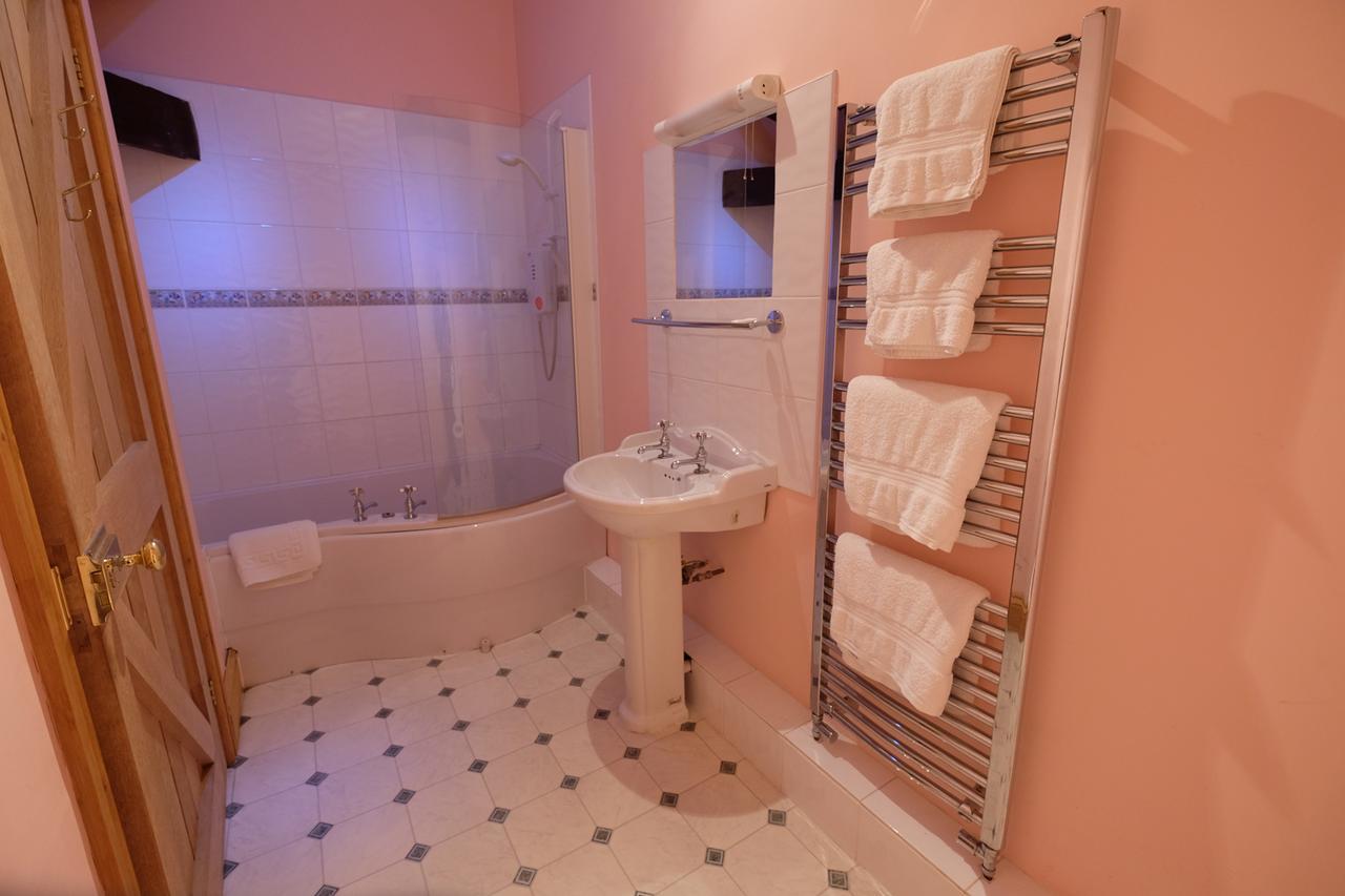 Brynderwen Bed & Breakfast Llangorse Dış mekan fotoğraf